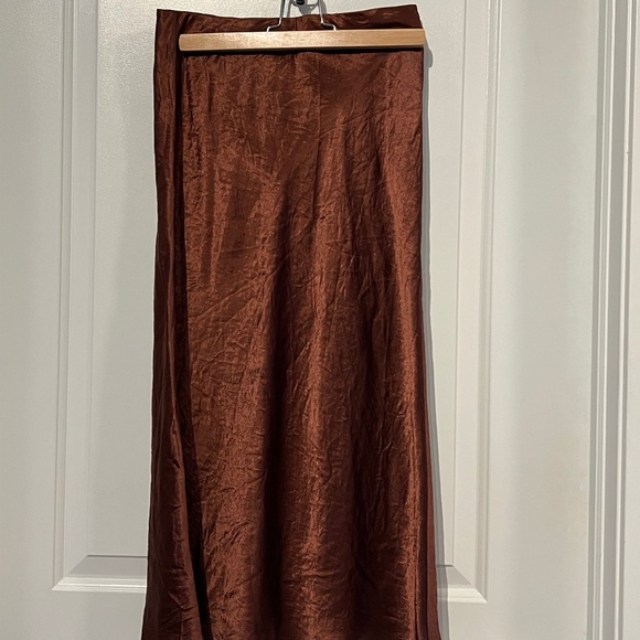 Babaton Dresses & Skirts - Babaton Bronze Slip Midi Skirt Size 6